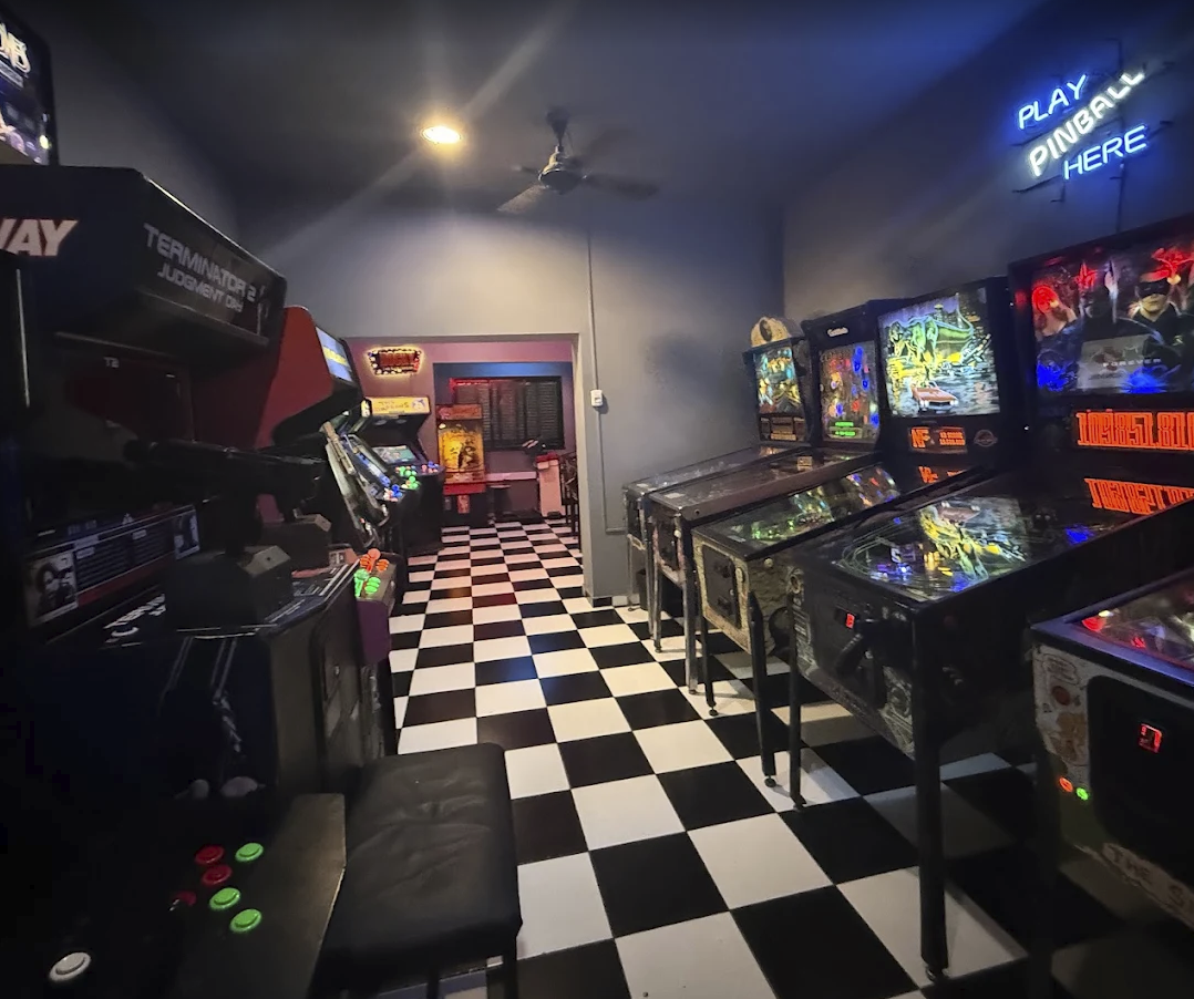 Clarck pinball machines
